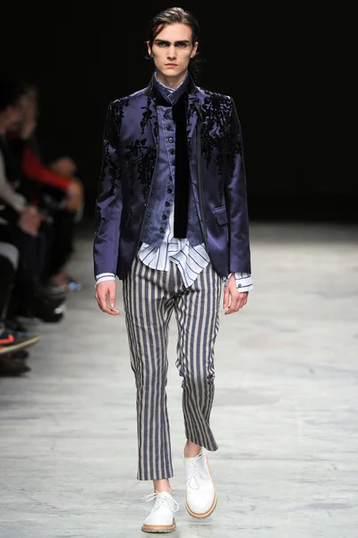 Look 29